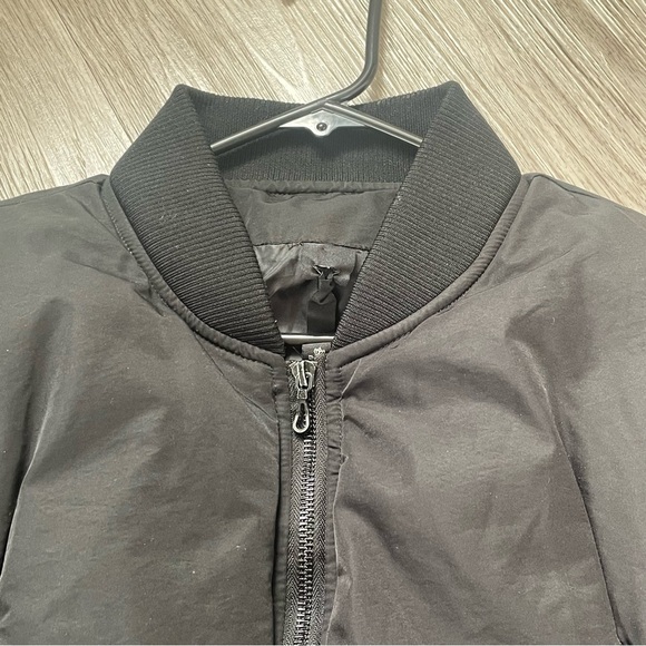 BLACK BOMBER JACKET CREW NECK BLACK ZIPPER 2 SIDE POCKETS FITS SIZE M/L - Picture 3 of 14